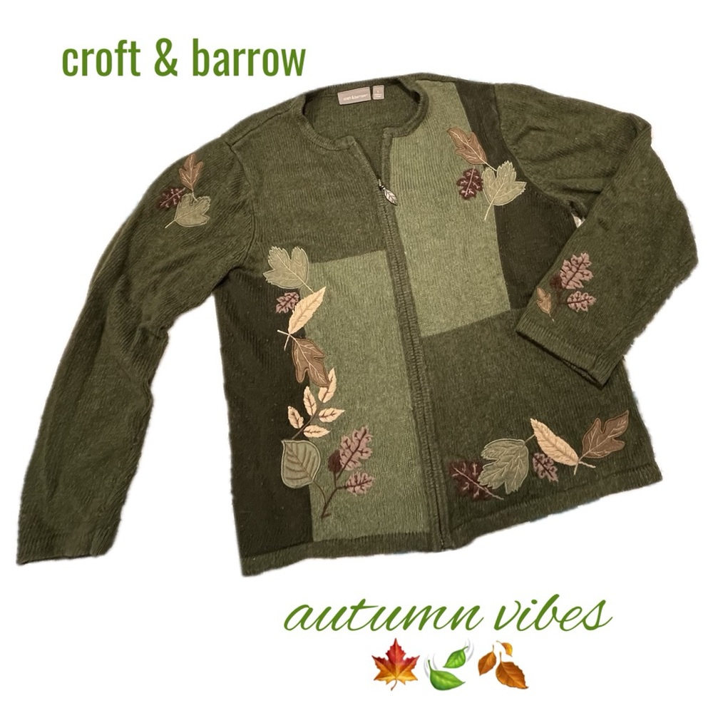 Green Fall Sweater with leaf design